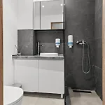 Corvinia House Marasti - Free Parking - Near Airport Apartment *