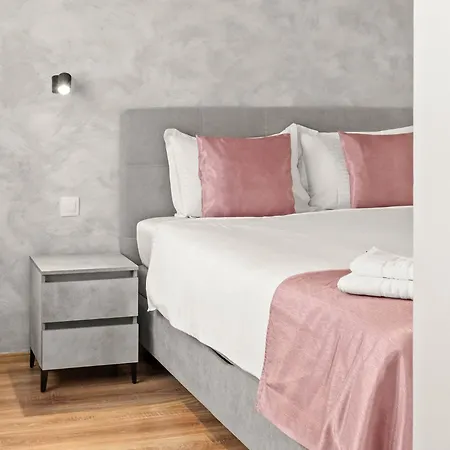 Corvinia House Marasti - Free Parking - Near Airport *