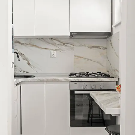 Corvinia House Marasti - Free Parking - Near Airport شقة *