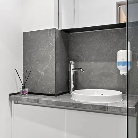 Corvinia House Marasti - Free Parking - Near Airport شقة